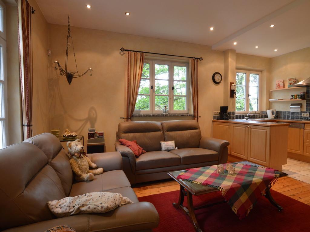Furnished Bungalow in Monceau en Ardenne with Garden Barbecue Oizy Zimmer foto